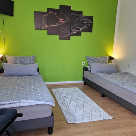 Penthouse Mitten In Der Nordschleife Διαμέρισμα *